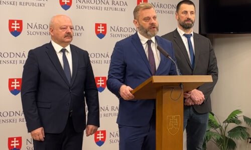 Krúpa a Macko hovoria o nezmyselnom vyšetrovaní vojenskej pomoci Ukrajine, považujú to za akt politickej pomsty – VIDEO
