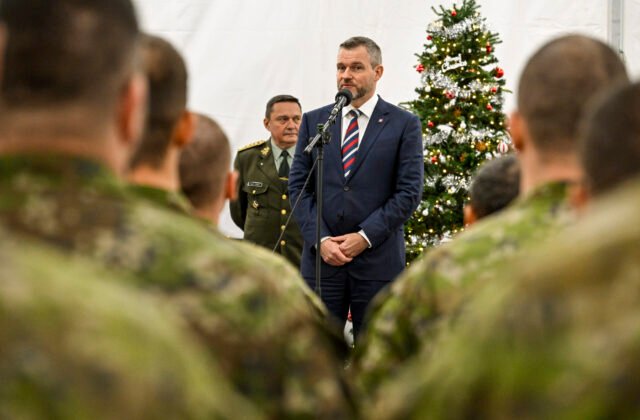 237542_6750624fde6c1117983447-1-640x420.jpg Pellegrini a Kaliňák navštívili slovenských vojakov v Lotyšsku, ktorí tam v rámci misie NATO strávia Vianoce – FOTO