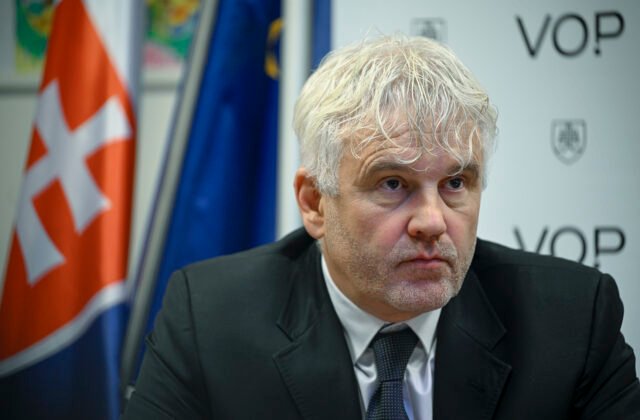243609_6565e98f09b44814657166-640x420.jpg Deti nie sú komodita, komisár Mikloško podporuje navrhované zmeny ústavy