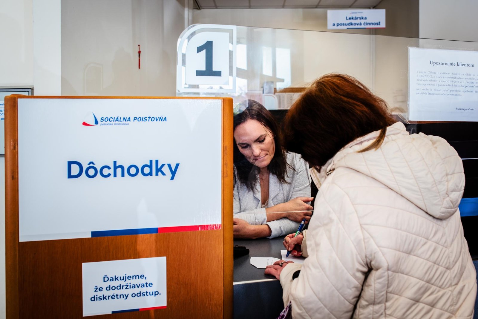 Sociálna poisťovňa zvýši v roku 2025 dôchodky o viac než dve percentá. Tie minimálne však neporastú Sociálna poisťovňa zvýši v roku 2025 dôchodky o viac než dve percentá. Tie minimálne však neporastú