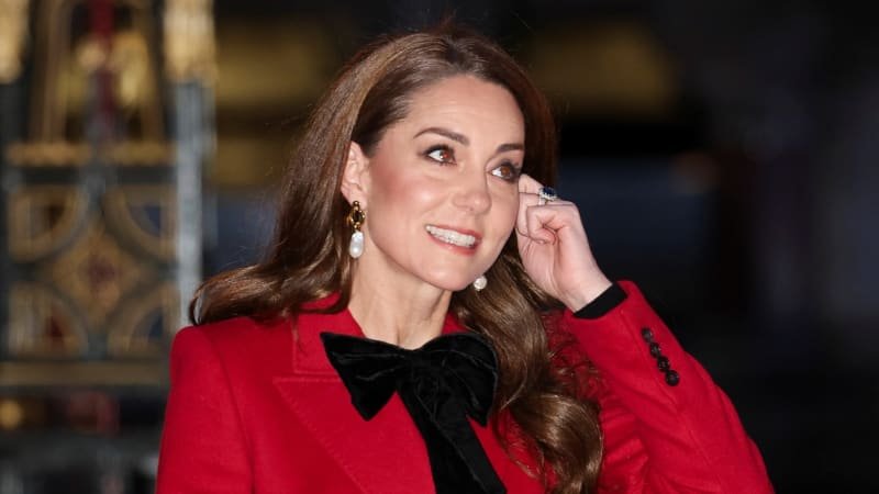 Princezna Kate se objevila na vánoční bohoslužbě. Hostům poslala vzkaz plný naděje Princezna Kate se objevila na vánoční bohoslužbě. Hostům poslala vzkaz plný naděje