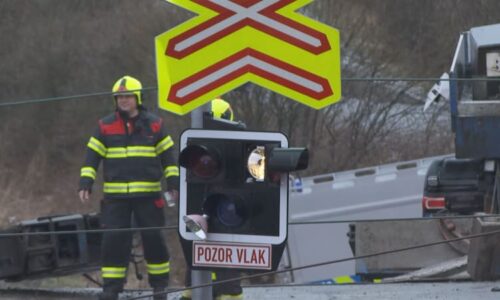 Vlak srazil mezi Nymburkem a Poděbrady člověka. Provoz stojí, rychlíky jezdí oklikou