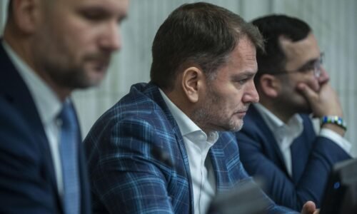 Gašpar vykázal Matoviča z rokovacej sály za jeho výroky v rozprave, prekročil hranice slušnosti