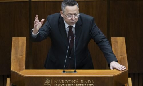 Poslanci pri rozpočte cítia šancu. Zmeny prídu od opozície i koalície, Fico spomenul aj Huliakove včely