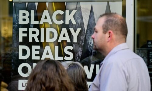 Nákupnému šialenstvu menom Black Friday dominuje online nakupovanie cez mobilné aplikácie