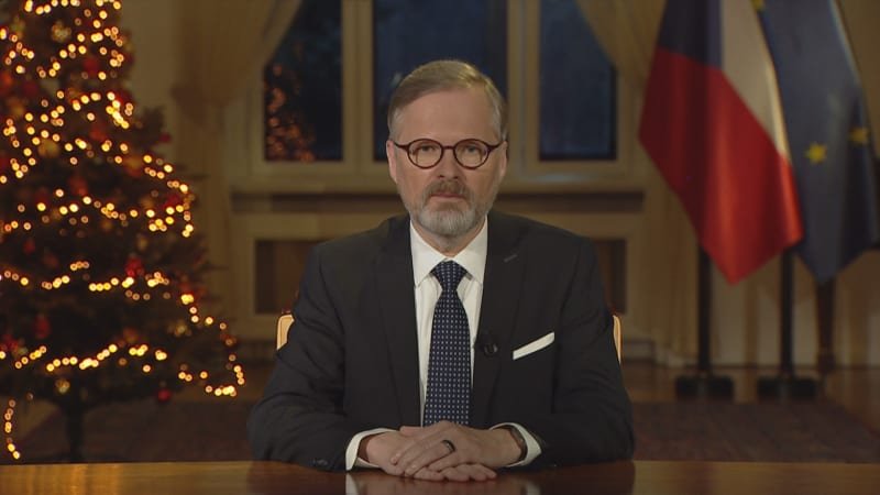 Máme se tu dobře, prohlásil Fiala ve vánočním projevu. Poradil, jak se zbavit „blbé nálady“ Máme se tu dobře, prohlásil Fiala ve vánočním projevu. Poradil, jak se zbavit „blbé nálady“
