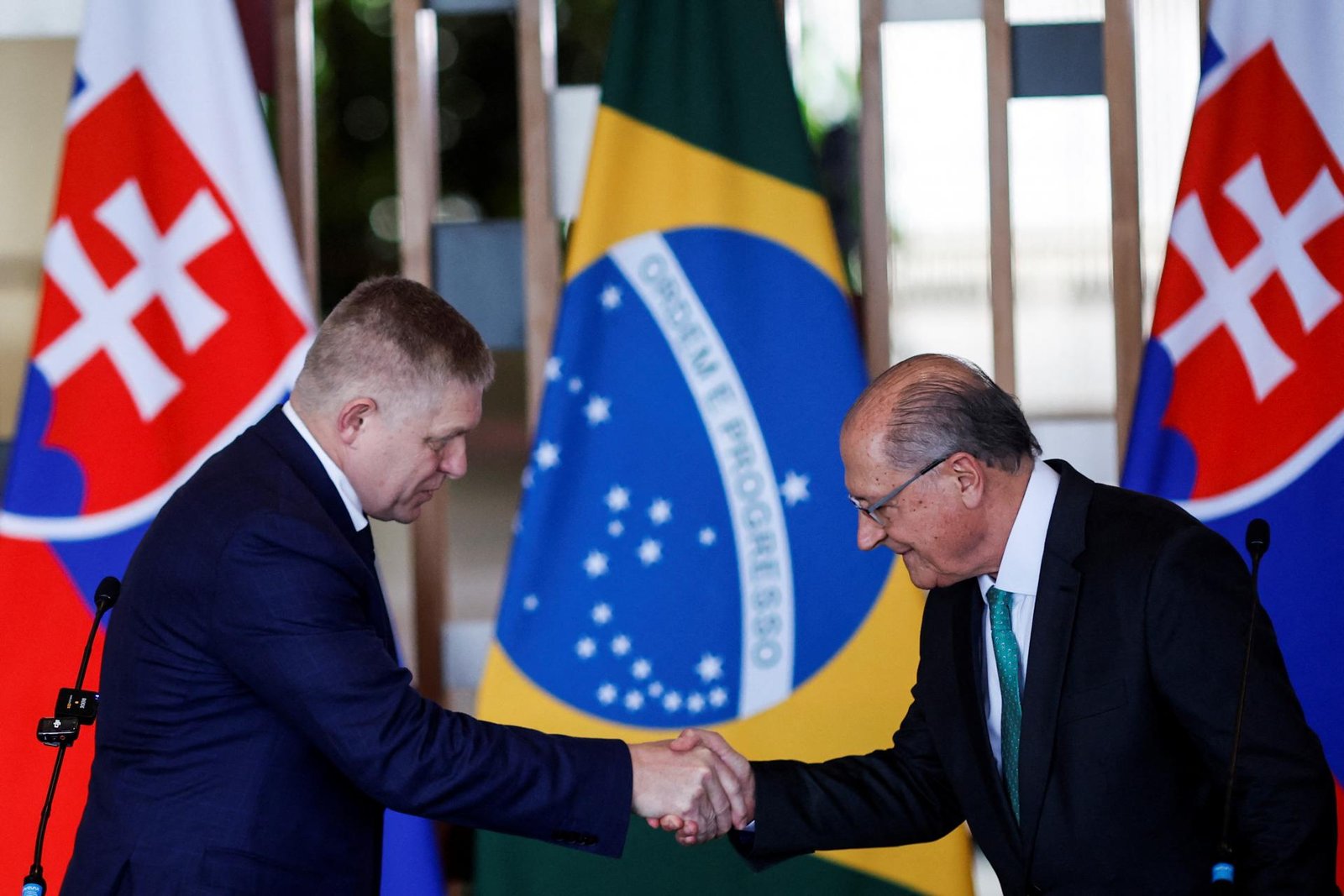 Historická návšteva v Brazílii prináša prvé výsledky, vyhlásil Fico. Lulovi želá skoré uzdravenie Historická návšteva v Brazílii prináša prvé výsledky, vyhlásil Fico. Lulovi želá skoré uzdravenie