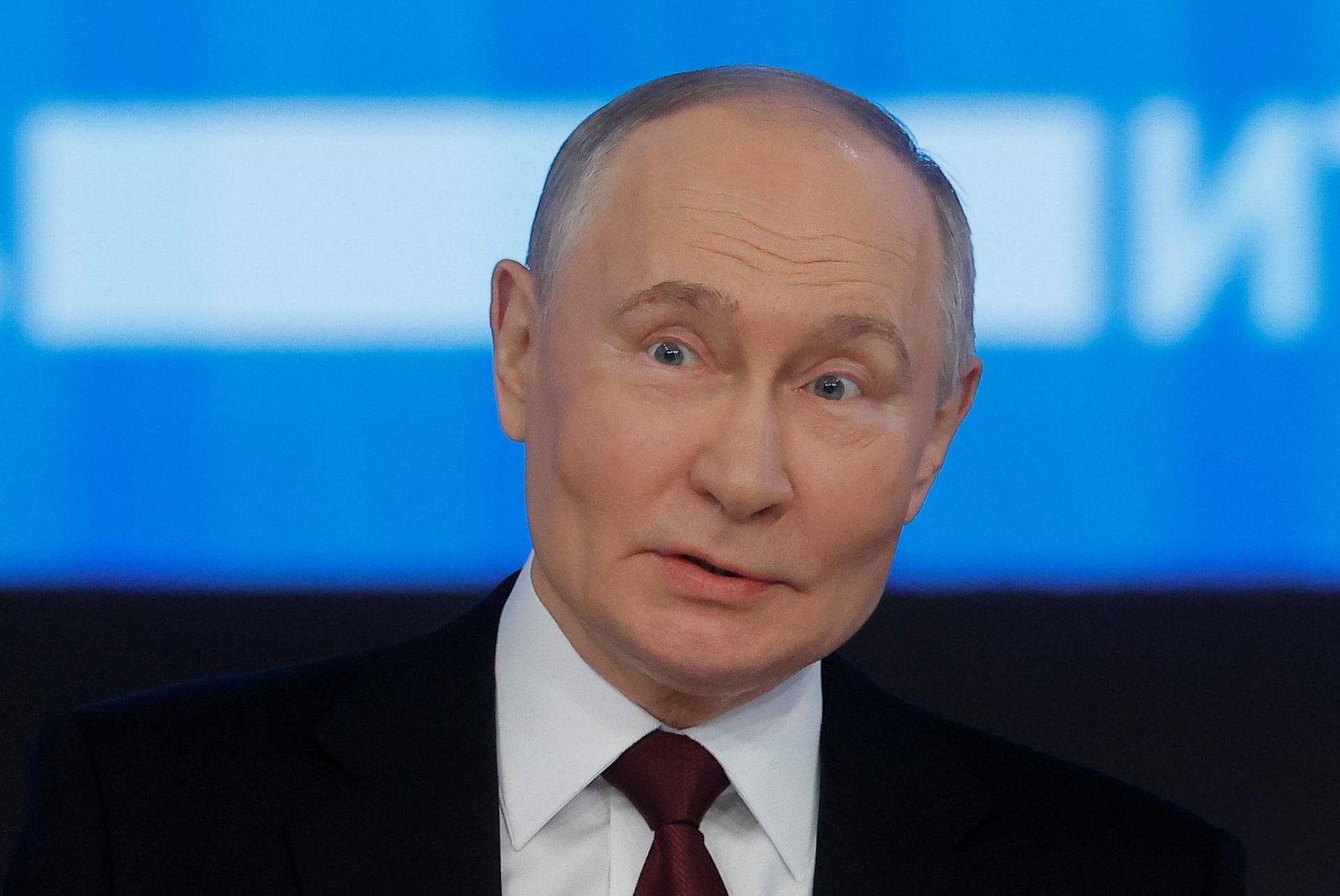 Naživo: Putin má tradičnú tlačovú konferenciu. Ruská ekonomika je v poriadku, ubezpečuje Naživo: Putin má tradičnú tlačovú konferenciu. Ruská ekonomika je v poriadku, ubezpečuje