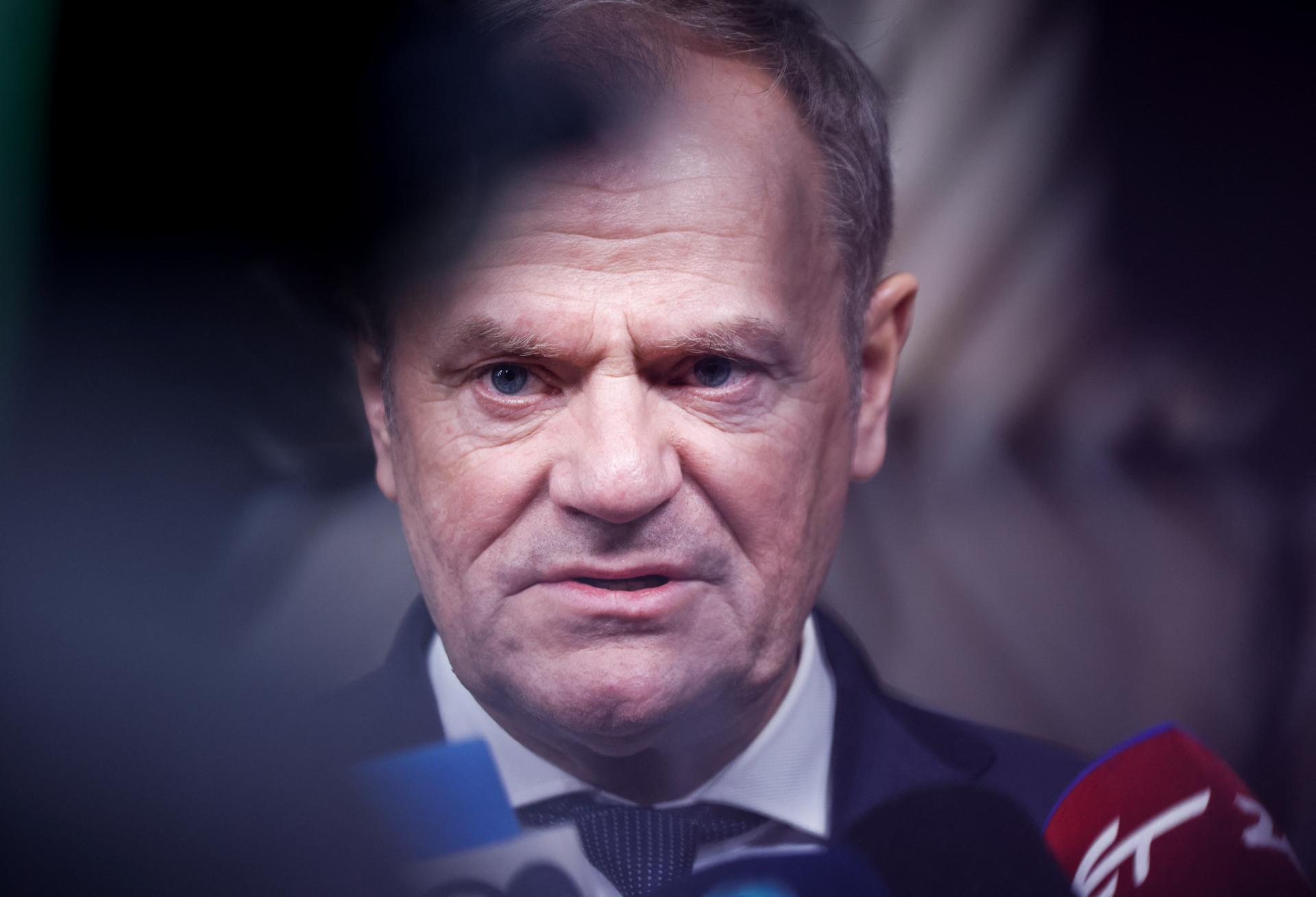 Počas masívneho útoku vychvaľoval Putina. Tusk skritizoval Orbána za jeho vzťahy s Ruskom