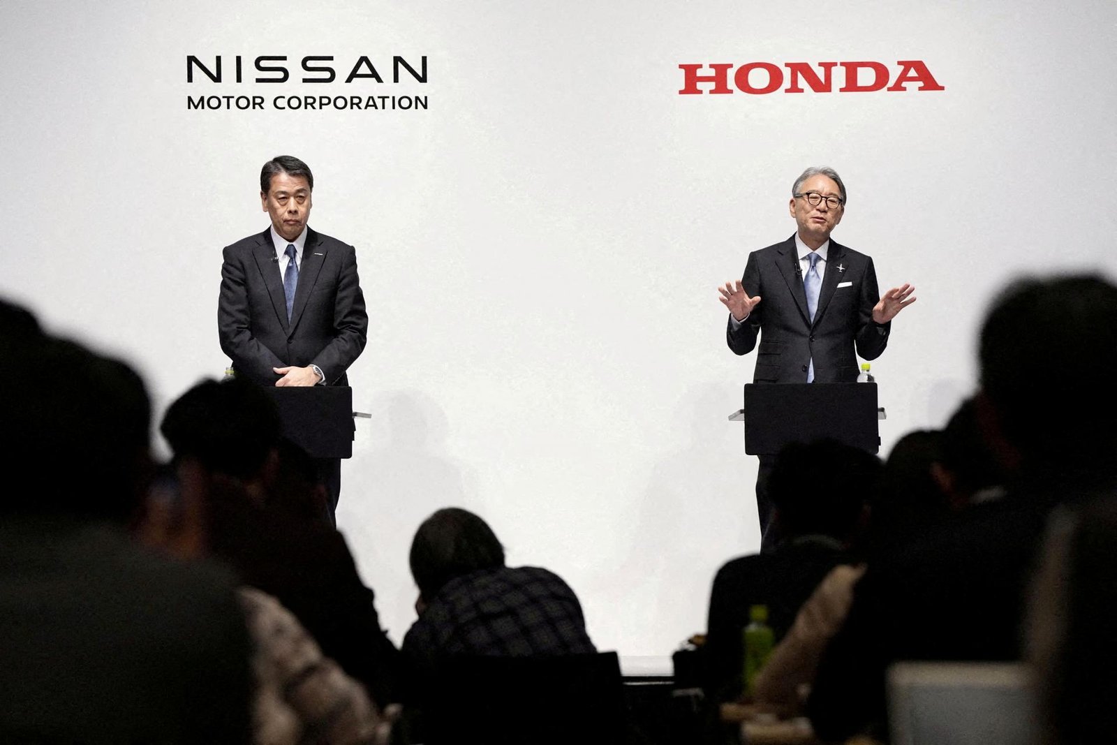 Japonské automobilky Honda a Nissan oznámili začatie rozhovorov o fúzii Japonské automobilky Honda a Nissan oznámili začatie rozhovorov o fúzii
