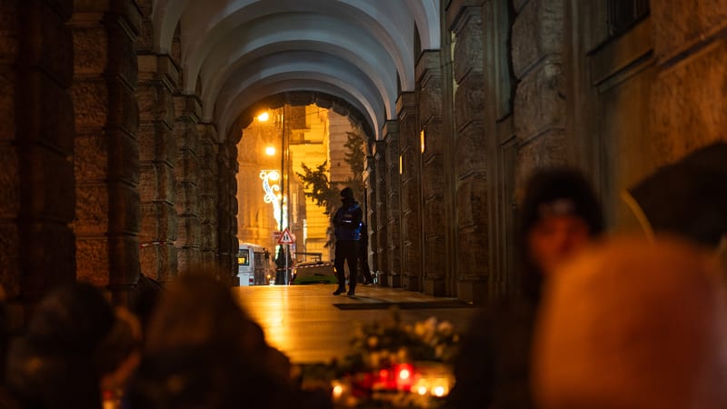 ON-LINE: Nejtragičtější střelba v historii země. Česko si připomíná útok na filozofické fakultě