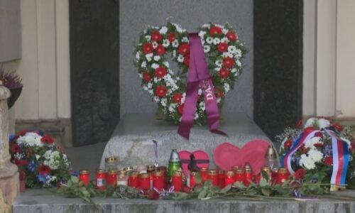 Česko vzpomíná na Václava Havla. Slušnost není slabost, připomněla Pekarová jeho odkaz