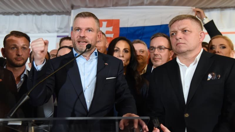 Ukázkový b*zerant a naivní k*kot: Fico se v uniklých nahrávkách naváží do Pellegriniho Ukázkový b*zerant a naivní k*kot: Fico se v uniklých nahrávkách naváží do Pellegriniho