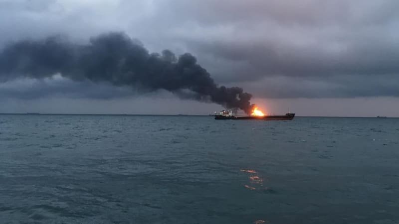 Dva ruské ropné tankery se rozlomily v Kerčském průlivu. Z místa hlásí mrtvého a únik látek Dva ruské ropné tankery se rozlomily v Kerčském průlivu. Z místa hlásí mrtvého a únik látek