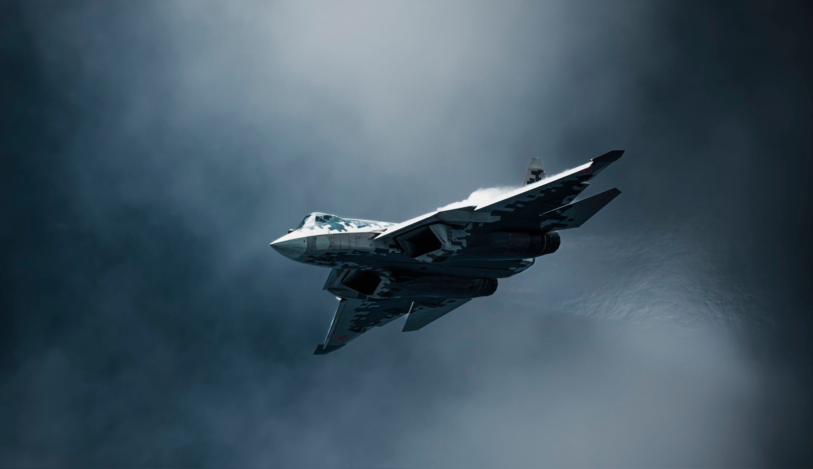 Rusko začalo mohutný raketový útok na Ukrajinu, zapojili sa diaľkové bombardéry aj stíhačky Su-57