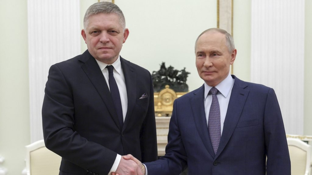 Český analytik: Ficova pozícia k Rusku je zvláštna až schizofrenická, ale stále príjemnejšia ako tá Orbánova Český analytik: Ficova pozícia k Rusku je zvláštna až schizofrenická, ale stále príjemnejšia ako tá Orbánova
