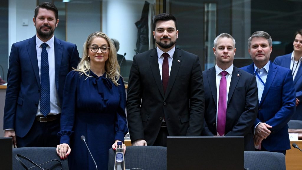Európske vlády sa zastali malých mobilných operátorov Európske vlády sa zastali malých mobilných operátorov