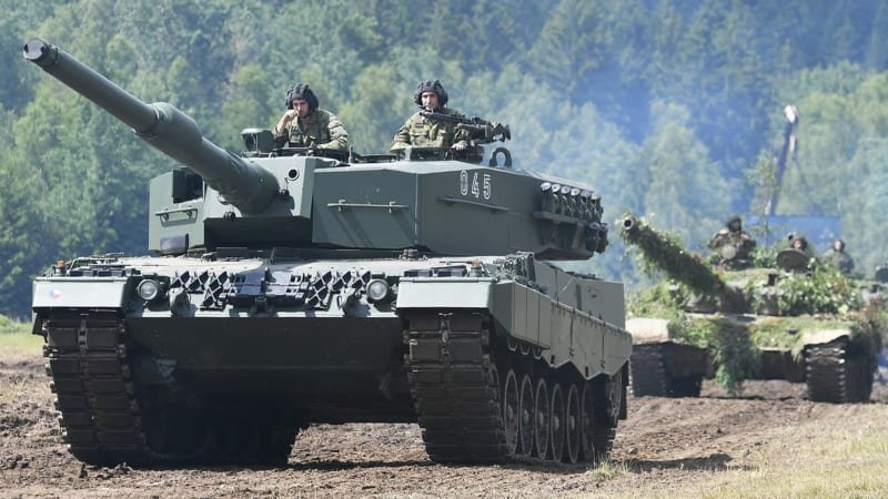 Obrana stvrdila nákup tanků Leopard za miliardy. Dříve jich dostala několik darem od Němců Obrana stvrdila nákup tanků Leopard za miliardy. Dříve jich dostala několik darem od Němců