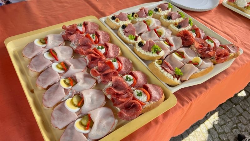Obložené chlebíčky, klenot české gastronomie. Který je nejlepší? Hlasujte v ANKETĚ Obložené chlebíčky, klenot české gastronomie. Který je nejlepší? Hlasujte v ANKETĚ