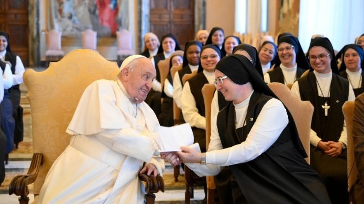 Pápež: Božie slovo sa musí dostať ku každému Pápež: Božie slovo sa musí dostať ku každému
