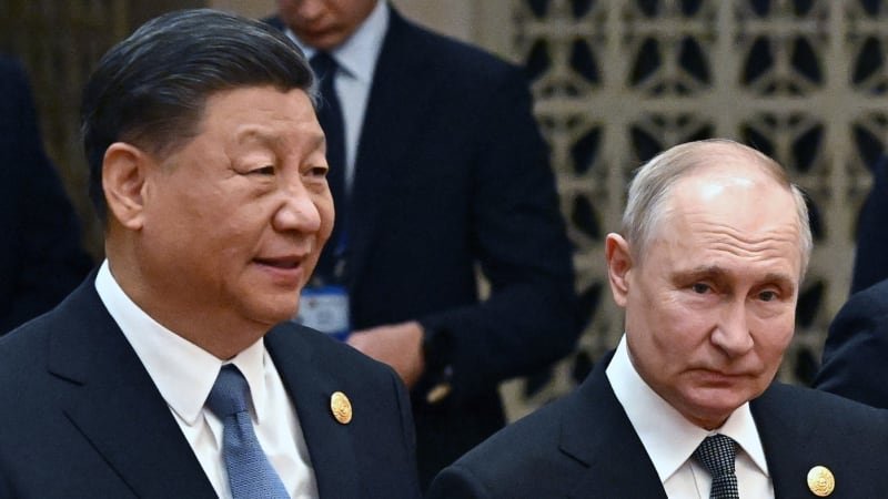 Čína jde s Ruskem po spravedlivé cestě, vzkázal Si v pozdravu Putinovi. Mluvil i o nové éře Čína jde s Ruskem po spravedlivé cestě, vzkázal Si v pozdravu Putinovi. Mluvil i o nové éře
