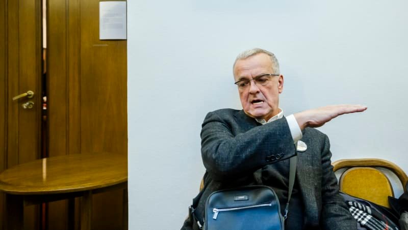 Kalouska rozlítil rozpočet: Švindly, lživá čísla a manipulace, tvrdí. Kritikou srší i opozice