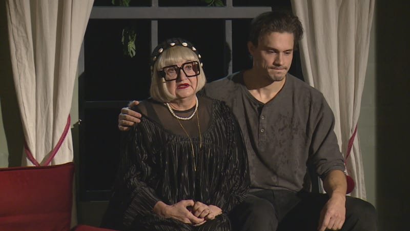 Eva Holubová se vrátila na scénu. Jsem hovado, ale jdu do toho kvůli ostatním, říká Eva Holubová se vrátila na scénu. Jsem hovado, ale jdu do toho kvůli ostatním, říká