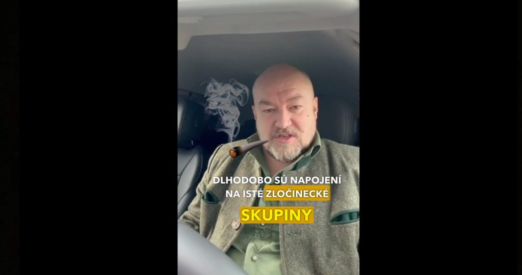 VIDEO: „Nefetuje náhodou Rudolf Huliak? Či len húli?“, pýta sa exriaditeľ kontrarozviedky SIS Peter Tóth v reakcii na jeho najnovšie video o údajných zločineckých väzbách pronárodných politikov.