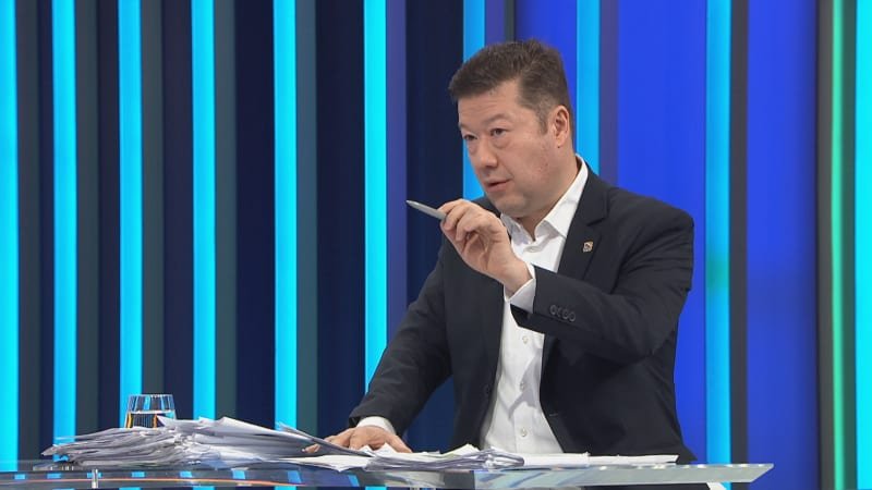 Rakušan mým stíháním kryje kauzy Starostů, řekl Okamura. Ministrovým dětem pak poslal telefon Rakušan mým stíháním kryje kauzy Starostů, řekl Okamura. Ministrovým dětem pak poslal telefon
