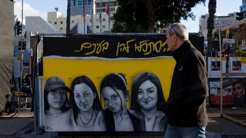 Izrael stopl výměnu zavřených Palestinců, které měl propustit za rukojmí. Vrátil je do věznic