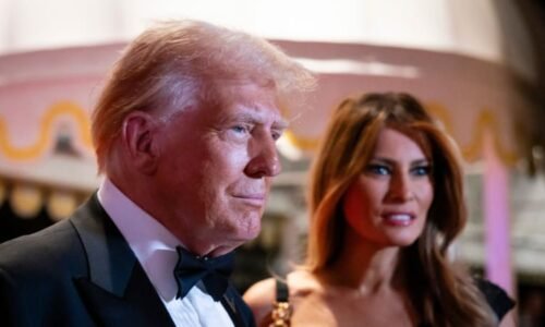 Trumpův novoroční taneček zachytily kamery. Zvolený prezident USA slavil s Muskem a spol.
