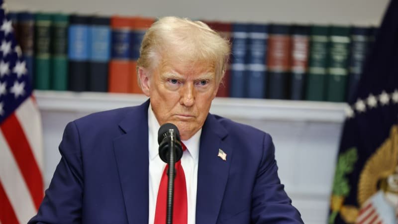 Trumpův divoký „podpisomat“ narazil. Soud zablokoval stěžejní výnos nového prezidenta USA