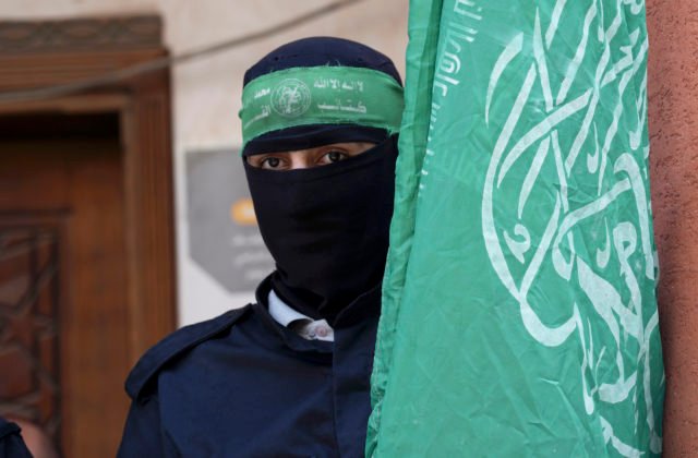 271080_palestinian_hamas_21441-640x420.jpg Hamas poskytol médiám zoznam 34 rukojemníkov, obsahuje mená žien aj malých detí