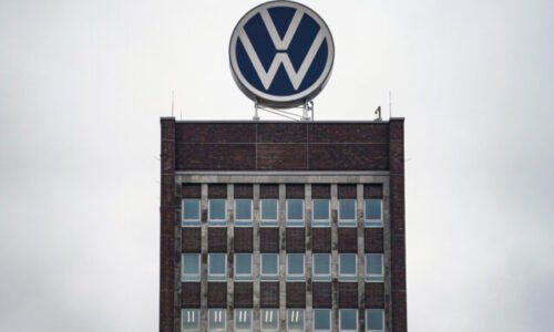 Manažment Volkswagenu si do roku 2030 zníži platy o viac ako 300 miliónov eur