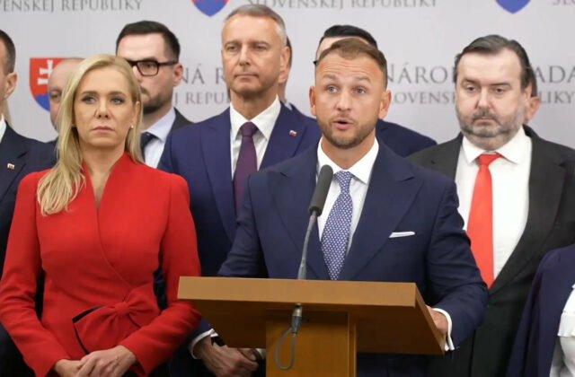 290098_estok-640x420.jpg Šutaj Eštok: Pre stranu Hlas-SD neexistuje žiaden iný životný priestor ako Európska únia a NATO – VIDEO