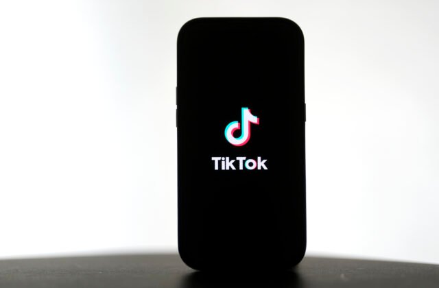 297845_tiktok_ban_80948-640x420.jpg O prevzatí sociálnej siete TikTok podľa Trumpa rokuje Microsoft