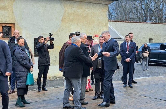 299366_6799f3c5cd8e2684130286-scaled-e1738165438351-640x420.jpg Vláda sa na výjazdovom rokovaní na Zamagurí zaoberala nezamestnanosťou, nelegálnou prácou i marginalizovanými skupinami