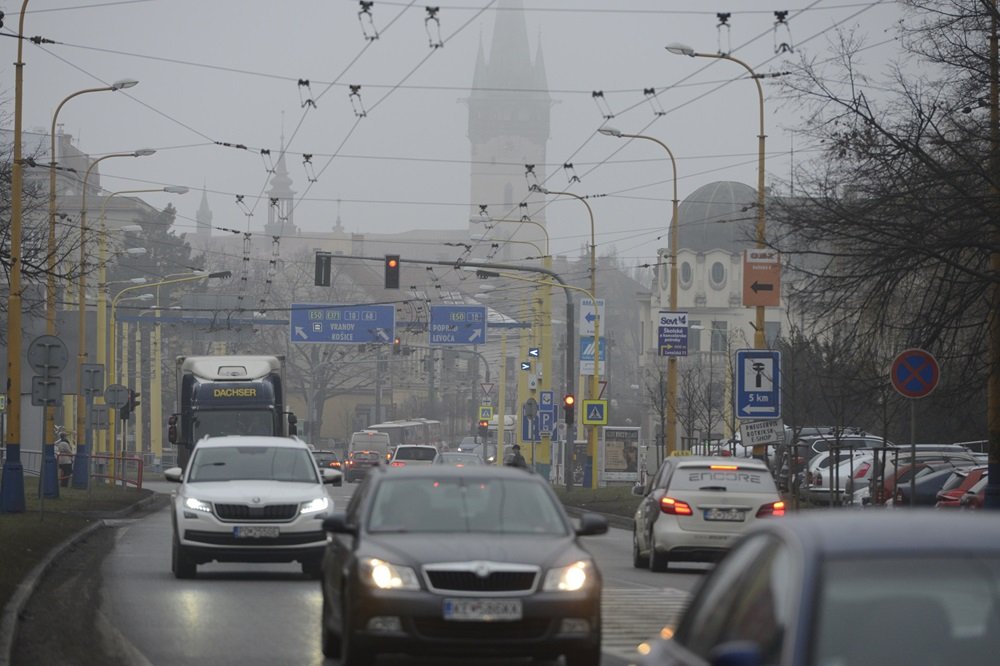 Pre znečistené ovzdušie každý rok v EÚ zomrie štvrť milióna ľudí Pre znečistené ovzdušie každý rok v EÚ zomrie štvrť milióna ľudí