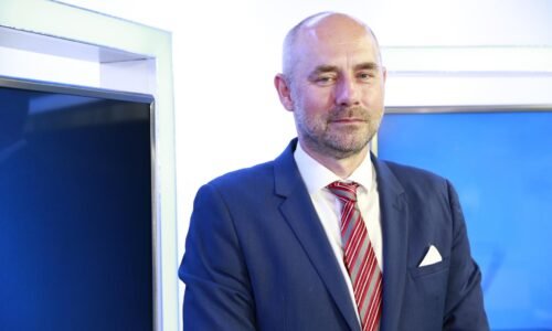 Kto môže obísť naše železnice, tak ich obíde. Ťaží z toho Maďarsko aj Rakúsko (rozhovor) Kto môže obísť naše železnice, tak ich obíde. Ťaží z toho Maďarsko aj Rakúsko (rozhovor)