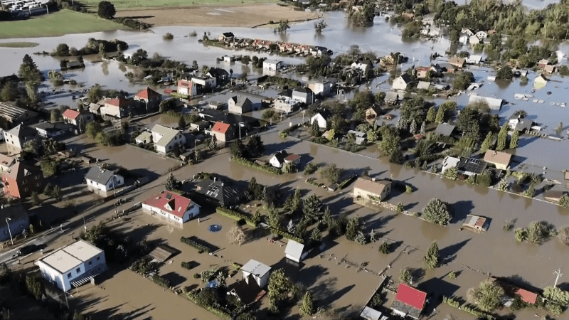 Muž během povodní v Bohumíně raboval v opuštěných domech. Ukradl kola, hrozí mu až osm let Muž během povodní v Bohumíně raboval v opuštěných domech. Ukradl kola, hrozí mu až osm let