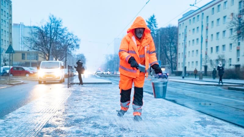 Ledovka zasáhne více než polovinu Česka, varuje ČHMÚ. O víkendu přijde razantní zlom