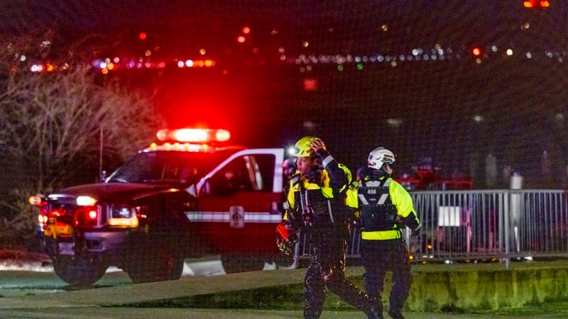 Co se dělo před pádem letadla u Washingtonu? Nahrávka zachytila komunikaci věže s vrtulníkem Co se dělo před pádem letadla u Washingtonu? Nahrávka zachytila komunikaci věže s vrtulníkem