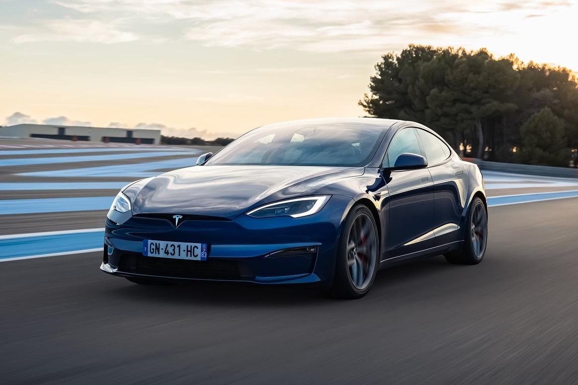 Nemecké luxusné automobilové značky si vlani pohoršili, Tesla predstihla veľkého hráča Nemecké luxusné automobilové značky si vlani pohoršili, Tesla predstihla veľkého hráča