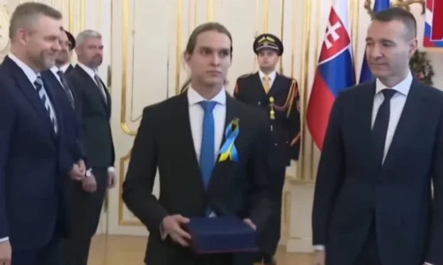 Prezident Peter Pellegrini sa vyjadril ku gestu študenta