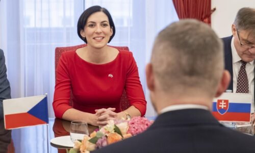 Slovenskí poslanci v Moskve slúžia kremeľskej propagande, vyhlásila šéfka českej snemovne
