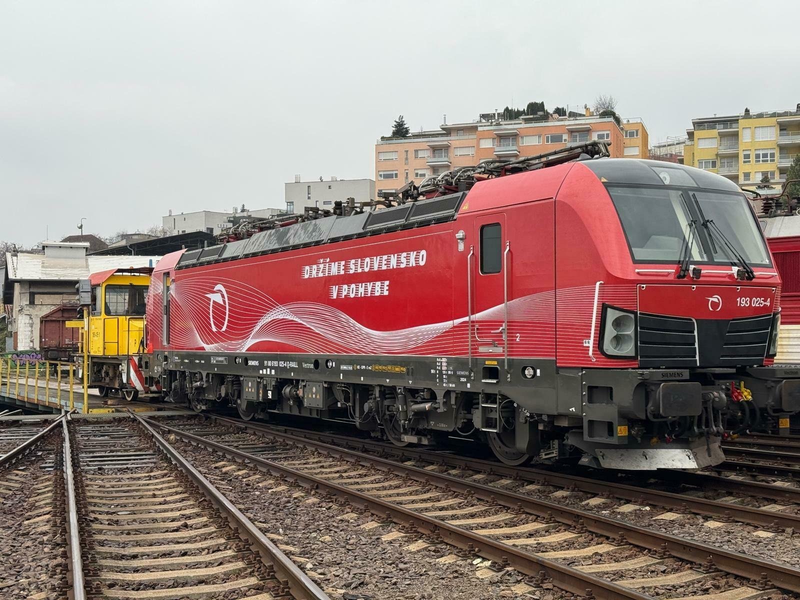 Na Liptove chystajú železnice stavbu za takmer 900 miliónov eur. Analytici vidia aj výrazne lacnejšie riešenie Na Liptove chystajú železnice stavbu za takmer 900 miliónov eur. Analytici vidia aj výrazne lacnejšie riešenie