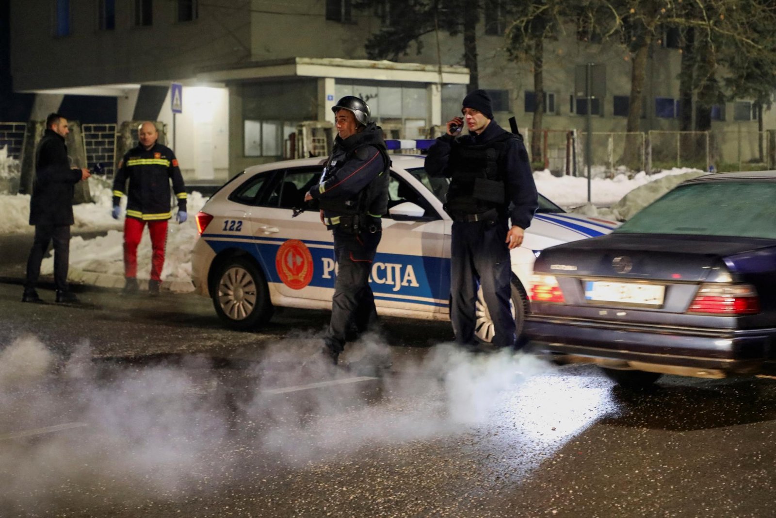 Počet obetí streľby v Čiernej Hore stúpol na najmenej 12, ďalší štyria bojujú o život v nemocnici