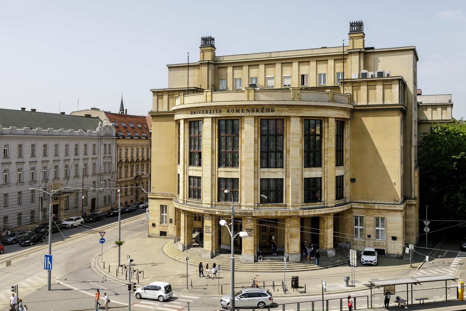 Vysoké školstvo čakajú v roku 2025 zmeny. Jedna z nich má zabrániť odlevu mozgov Vysoké školstvo čakajú v roku 2025 zmeny. Jedna z nich má zabrániť odlevu mozgov