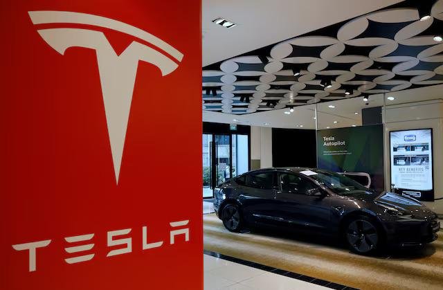 Akcie v USA po počiatočných ziskoch oslabili, dole zamierila Tesla Akcie v USA po počiatočných ziskoch oslabili, dole zamierila Tesla