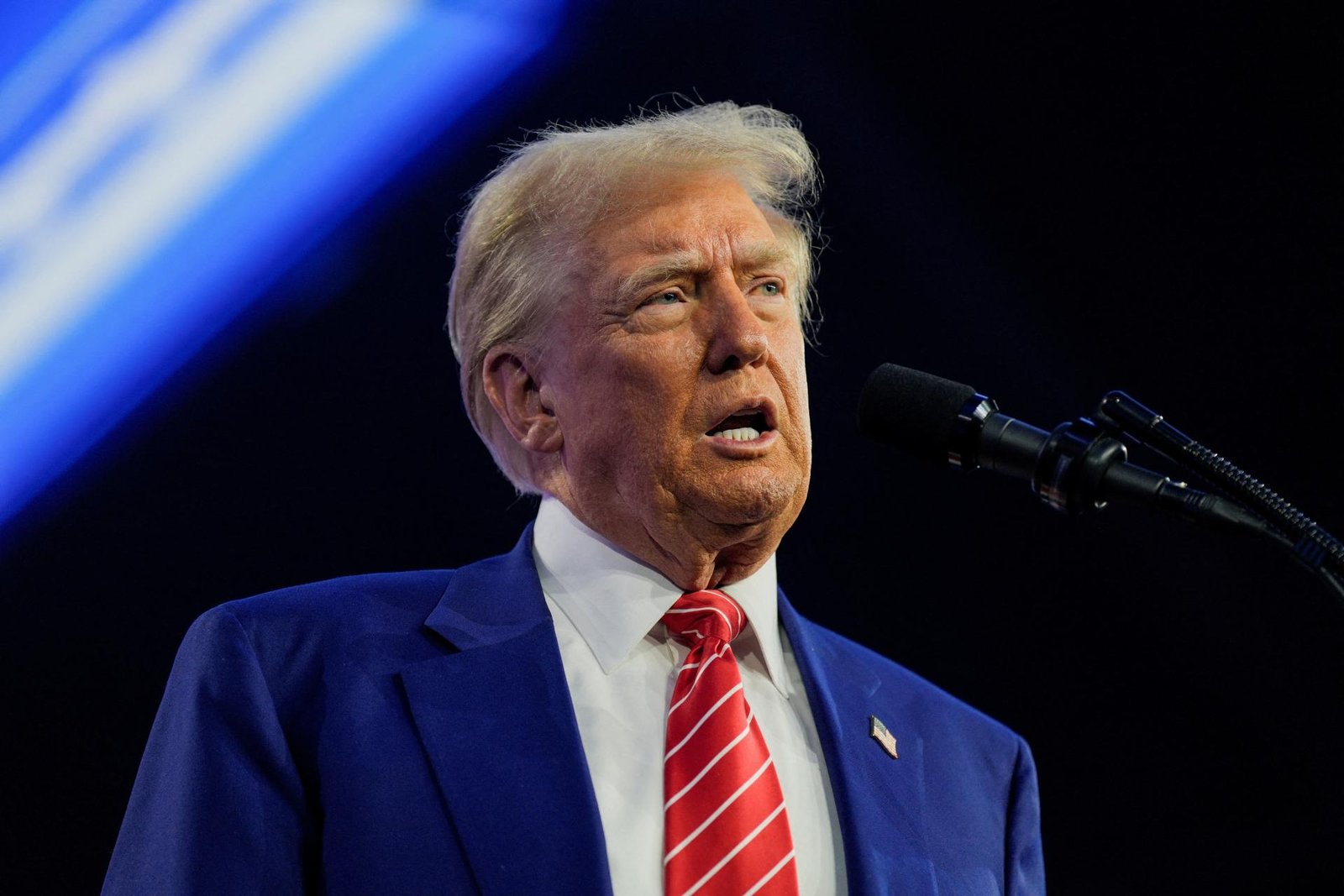 Trump kritizuje zámer sudcu vyniesť verdikt nad ním do inaugurácie, vidí to ako politický útok Trump kritizuje zámer sudcu vyniesť verdikt nad ním do inaugurácie, vidí to ako politický útok